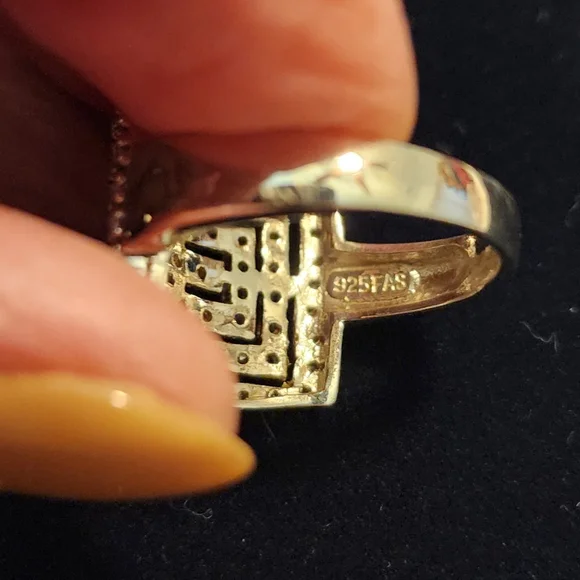 Freida Rothman Sterling Silver Ring Size 7 Square Design Inset With Clear Stones - Picture 4 of 6